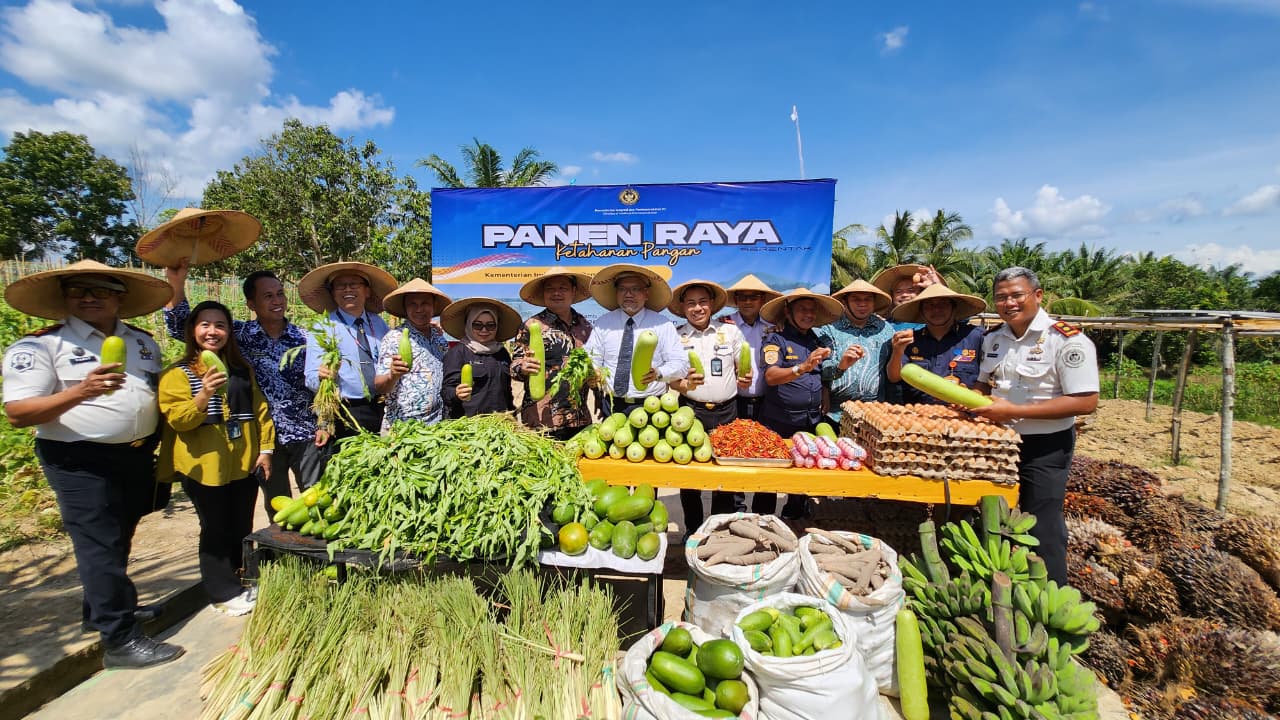 Panen Raya Serentak Program Ketahanan Pangan Lapas Kelas IIB Nunukan
